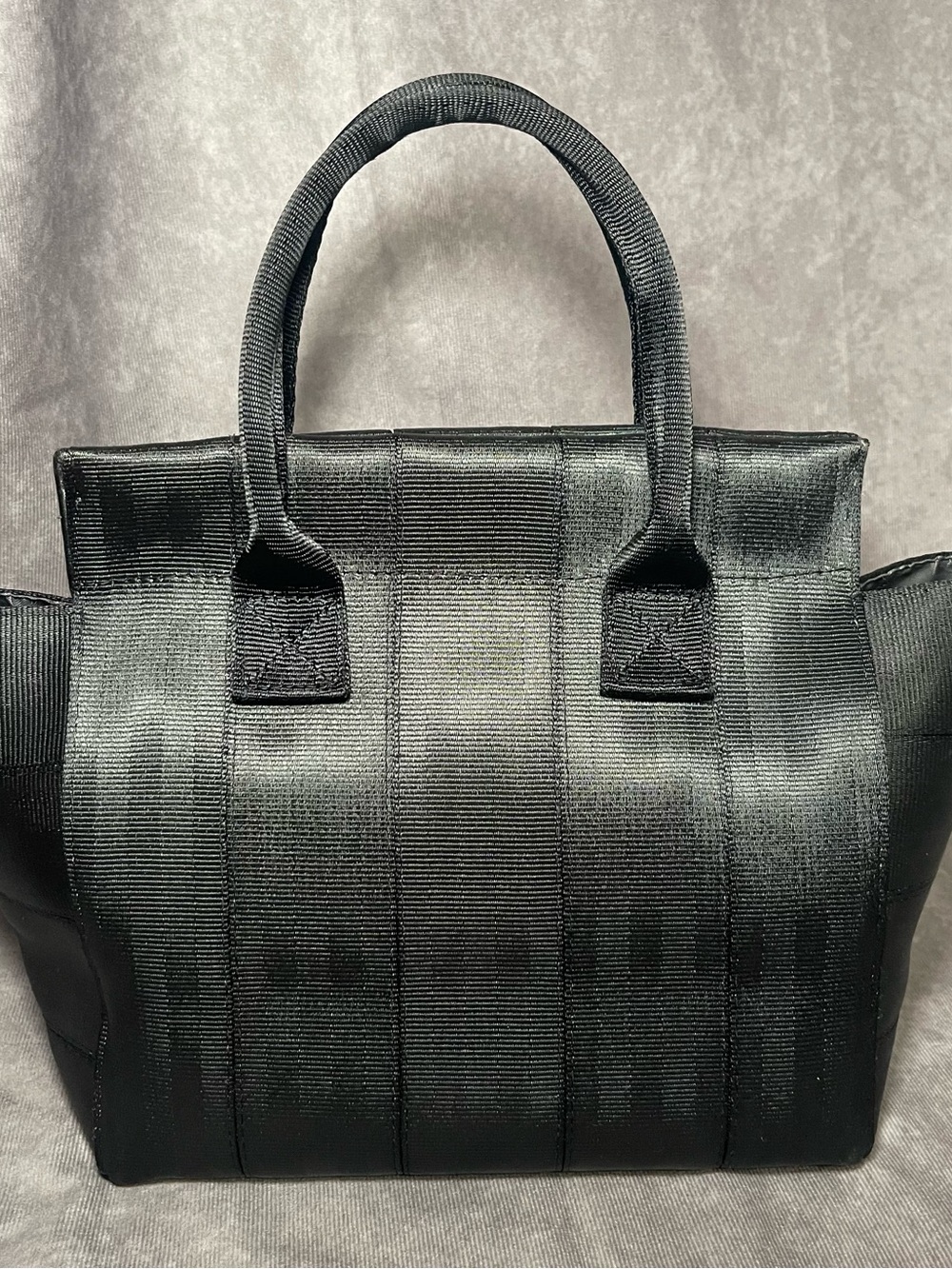 Harveys Seatbelt Bags Black Mini Marilyn Tote - VGUC - RARE - Magnetic Closure - Picture 2 of 12